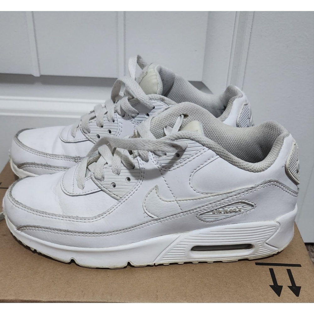 Nike Air Max 90 white 4.5 4.5y youth kids shoes sneakers